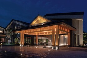 Hyakumangoku Onsen Hotel