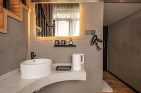Iforest Hotel