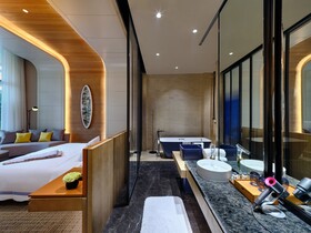 Intercontinental Shanghai Wonderland