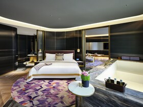 Intercontinental Shanghai Wonderland