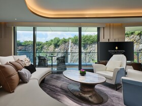 Intercontinental Shanghai Wonderland