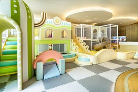 Intercontinental Shanghai Wonderland