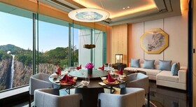 Intercontinental Shanghai Wonderland