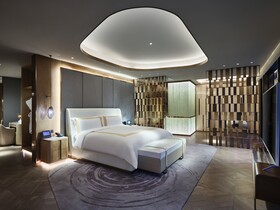 Intercontinental Shanghai Wonderland