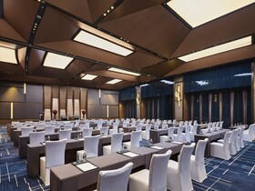 Intercontinental Shanghai Wonderland