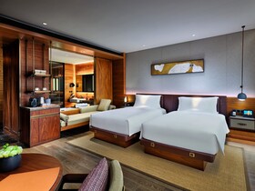 Intercontinental Shanghai Wonderland