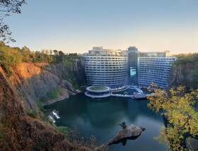 Intercontinental Shanghai Wonderland