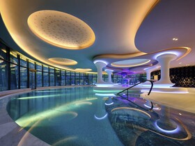 Intercontinental Shanghai Wonderland