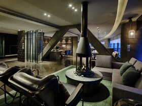 Intercontinental Shanghai Wonderland