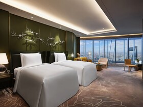 J Hotel Shanghai Tower