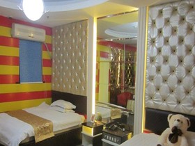 Jiu Jiu Holiday Hotel