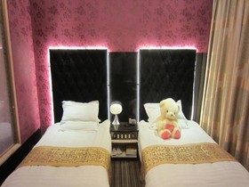 Jiu Jiu Holiday Hotel