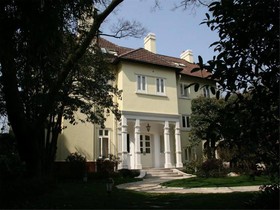 Julu Garden Villa