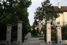 Julu Garden Villa