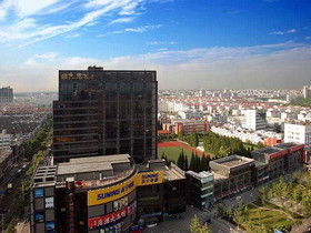 July Plaza International Hotel