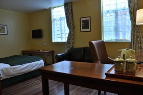Le Tour Traveler's Rest Youth Hostel