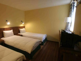 Le Tour Traveler's Rest Youth Hostel