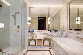 Radisson Blu Forest Manor Hotel, Shanghai Hongqiao
