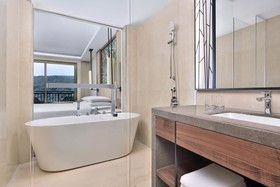 Renaissance Shanghai Pudong Hotel