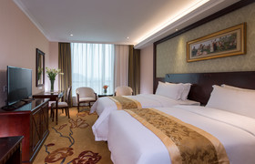 Vienna Hotel Shanghai Happy Valley