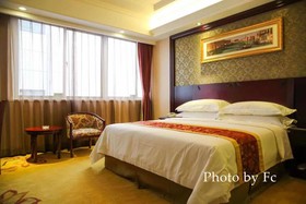 Vienna International Hotel Shanghai Pudong Xinchang Old Town Subway Station