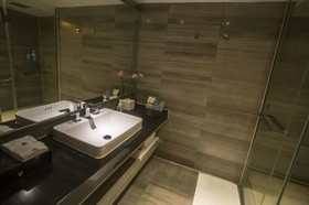 Manhattan Kinlen Hotel