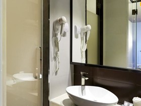 IU Hotel Shanghai Songjiang Chedun Film Park Branch