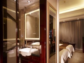 Victoria Grand Hotel