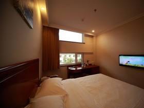 Greentree Inn Yantai Longkou East Bus Station Shell Hotel