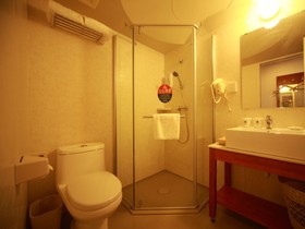 Greentree Inn Yantai Longkou East Bus Station Shell Hotel