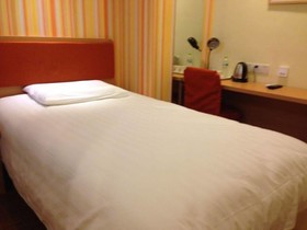 Home Inn Yantai Yingchun Avenue