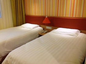 Home Inn Yantai Yingchun Avenue