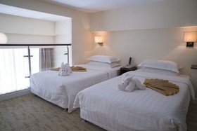 Yantai Meiya International Apt. Hotel