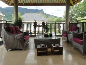 Chinese International Seven Saints Spa Hotel