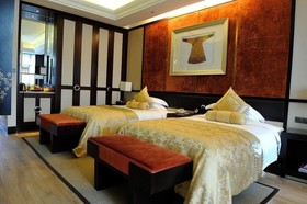 Eadry Royal Garden Hotel