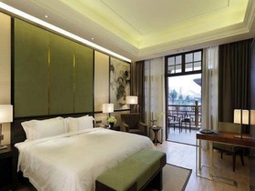 Eadry Royal Garden Hotel