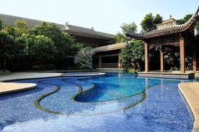 Eadry Royal Garden Hotel