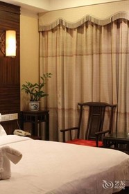 Golden Lotus Herton Seaview
