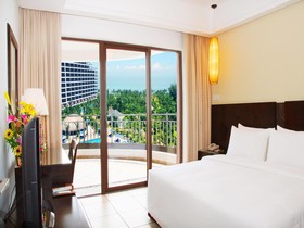 Golden Sunshine Tide Hotel Sea