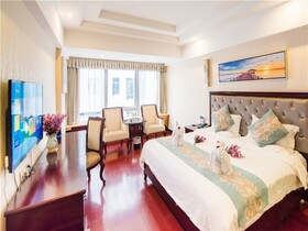 Haikou Twelve Oaks Hotel