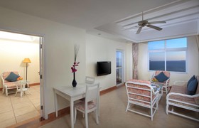 Golden Phoenix Seaview Hotel