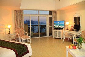 Golden Phoenix Seaview Hotel