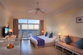 Golden Phoenix Seaview Hotel