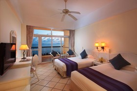 Golden Phoenix Seaview Hotel