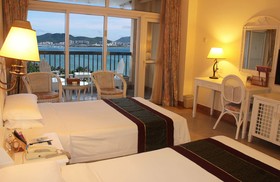Golden Phoenix Seaview Hotel
