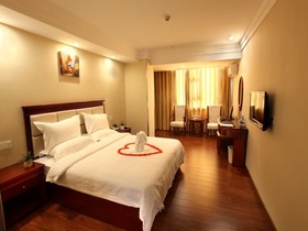 GreenTree Inn SanYa Jiyang District YaLongBay YingBin Avenue Hotel