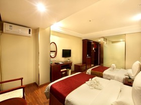 GreenTree Inn SanYa Jiyang District YaLongBay YingBin Avenue Hotel