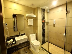 GreenTree Inn SanYa Jiyang District YaLongBay YingBin Avenue Hotel