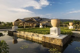 Hilton Sanya Yalong Bay Resort & Spa