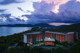 Hualuxe Sanya Yalong Bay Resort An Ihg Hotel